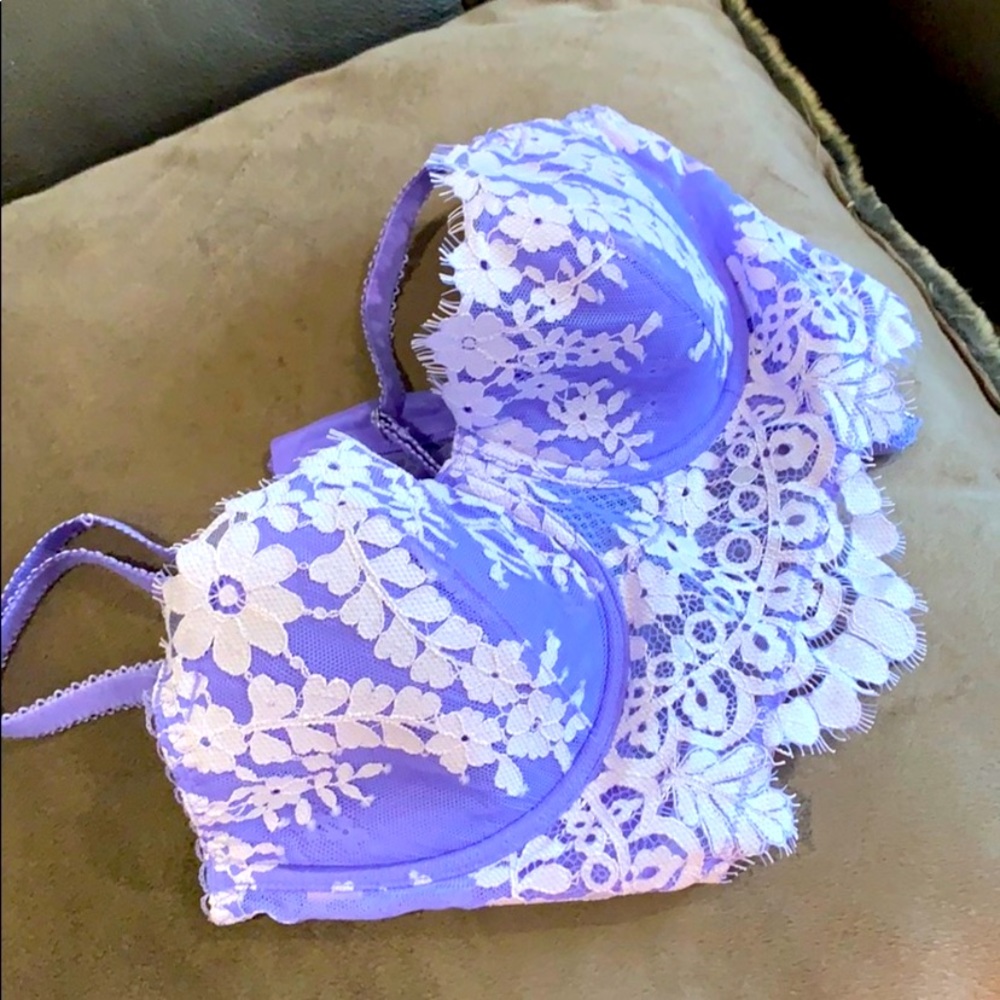 Victoria’s Secret Bra with zippered back 34D
